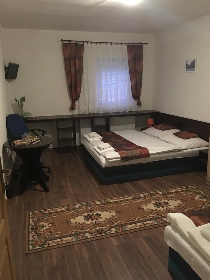 Harrys City Motel Komárno 외부 사진